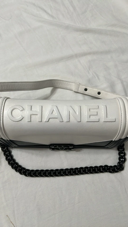 BOLSO NIÑO CHANEL BLANCO Y NEGRO GEOMÉTRICO MEDIANO Foto 2 de 4