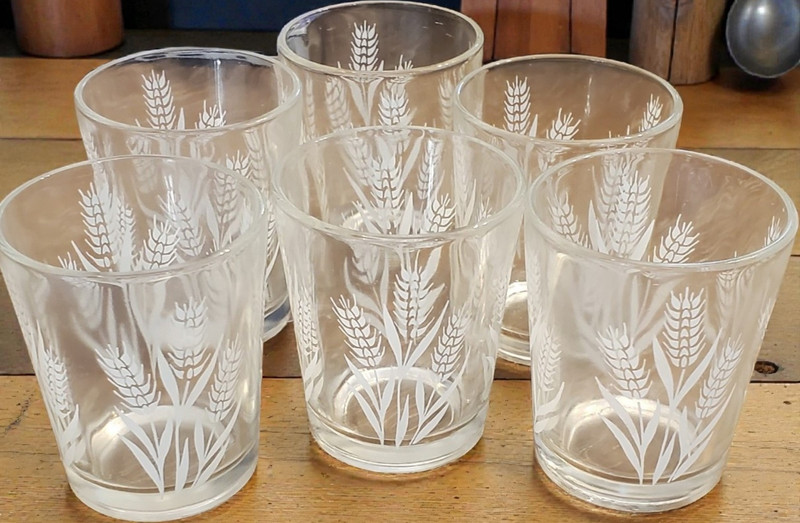Six-Piece Vintage Jeanette White Wheat Juice Tumbler Set