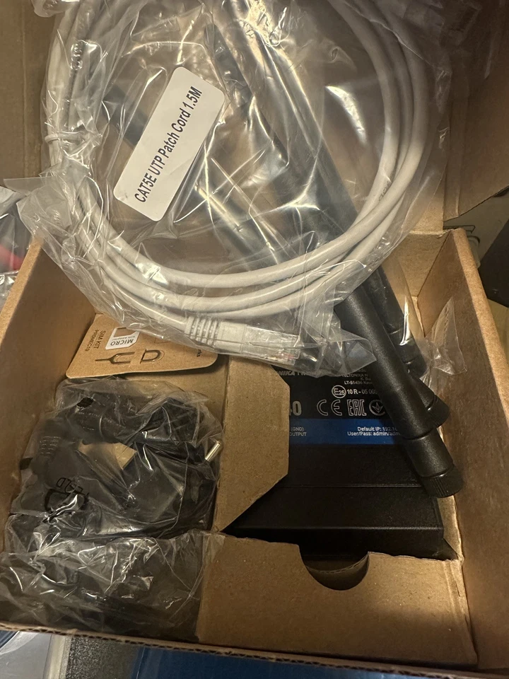 Teltonika Industrial RUT240 4G LTE Wi-Fi Router NEW NIB - Image 2 of 3