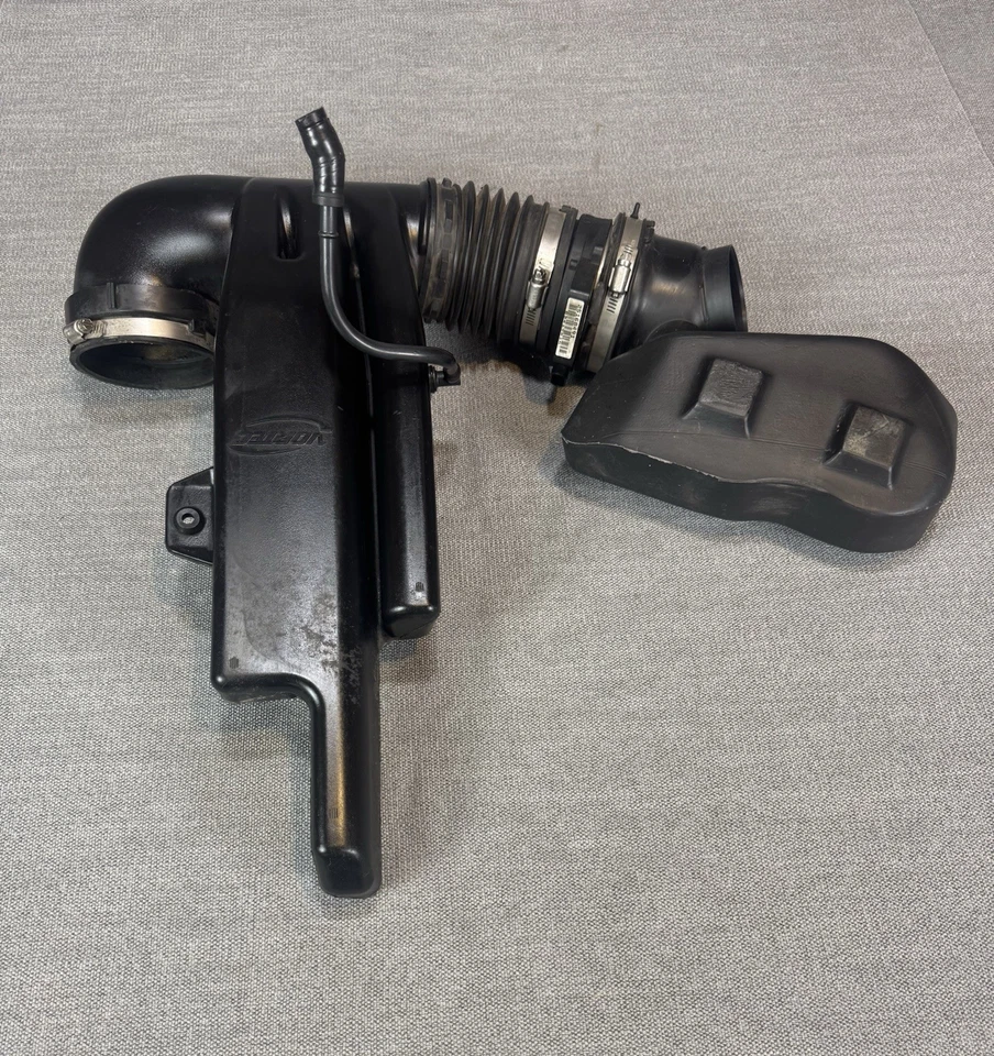 GMC Chevy Trailblazer 2006-2009 5,3 L filtro de aire salida conducto resonador MAF OEM Foto 2 de 4