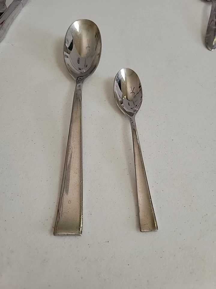 2 Thomas 18/10 Stainless Spoons, MCM, Flat Ended Handle with Oval Spoon - Image 2 of 4