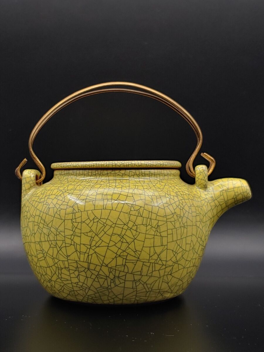 乐锦石黄地汝釉紫砂壶黑泥茶杯Chinese Yixing Zisha Pottery Ru 乐锦石黄地汝釉紫砂壶黑泥茶杯Chinese Yixing Zisha Pottery Ru