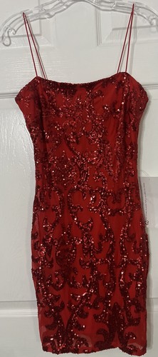 Lovely Day Hello wunderschönes rotes figurbetontes Pailletten-Minikleid Größe Medium neu mit Etikett