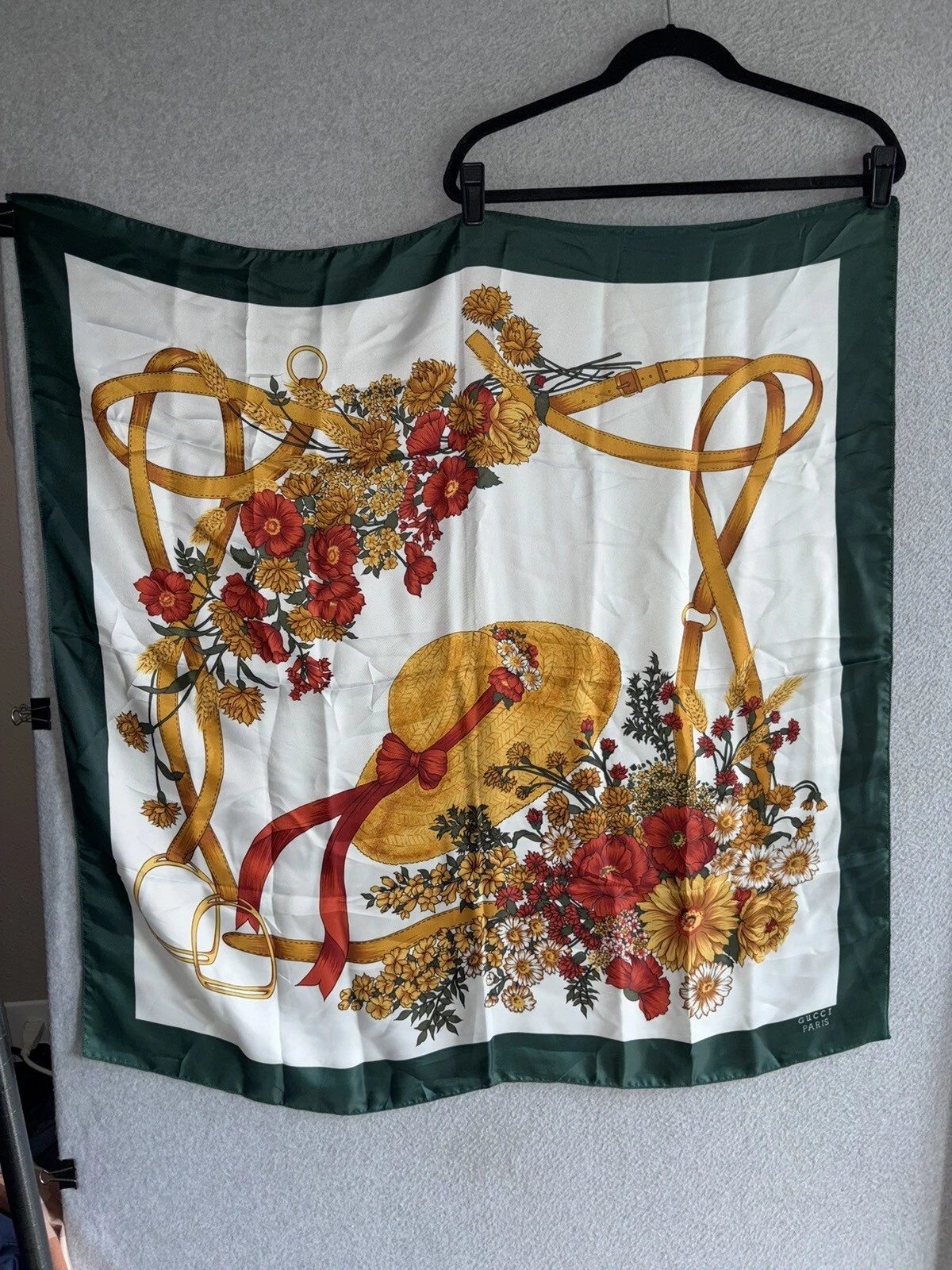Authentique Gucci belle écharpe fleurie bordure verte 33