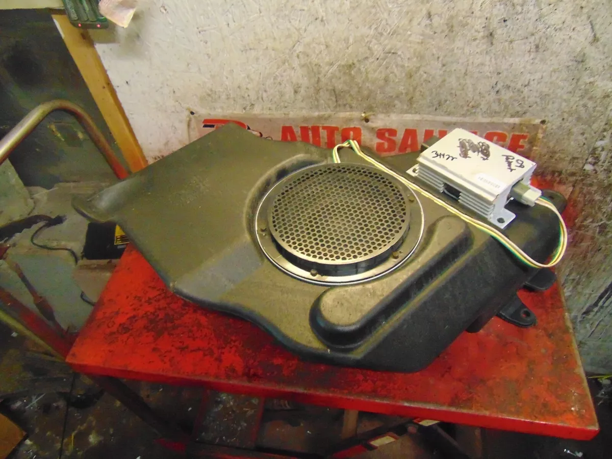 Jeep jk factory subwoofer sales