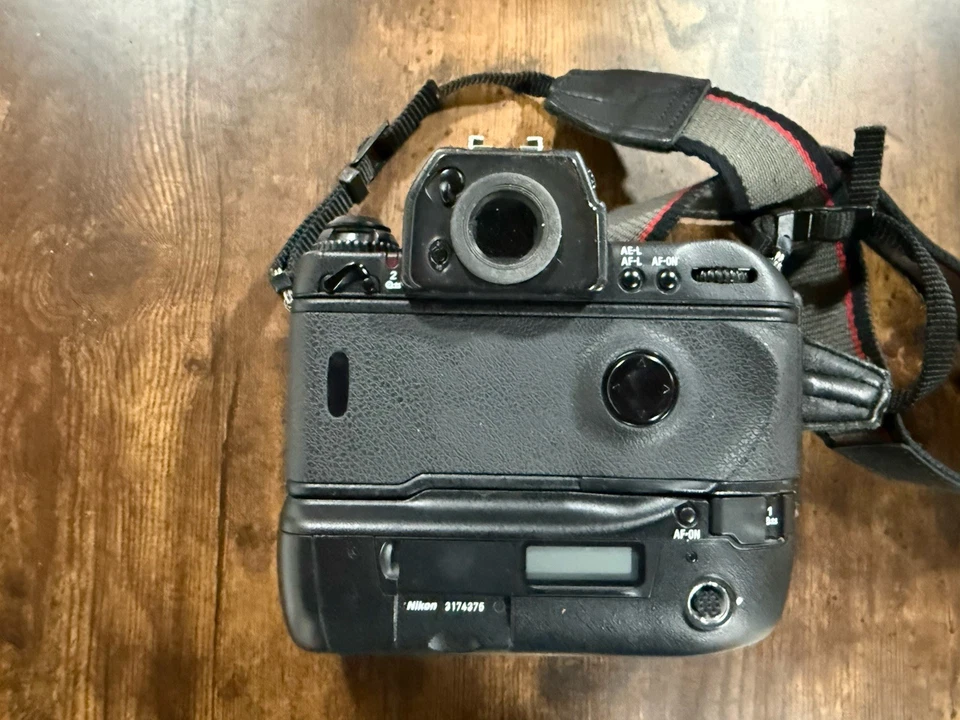 Nikon F5 35mm Pro Film SLR Camera Body, Tested Working (not With Film) - Image 2 of 3