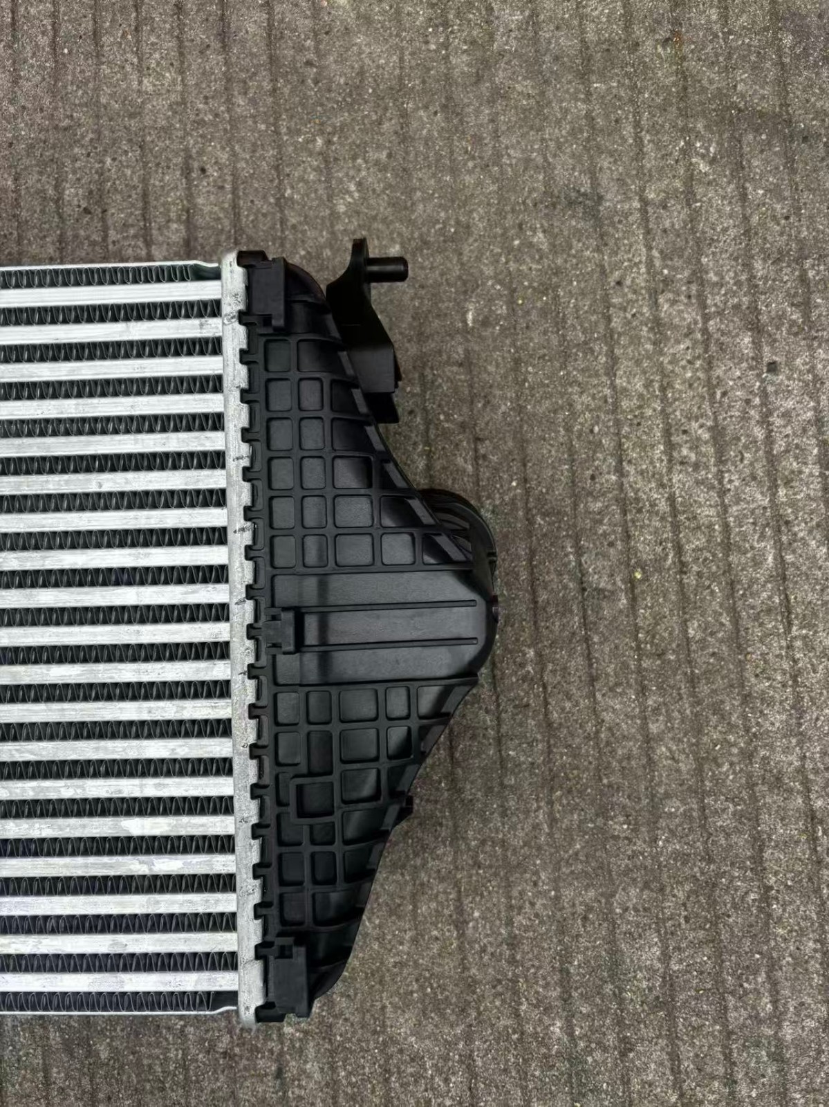 Lamborghini Urus Left Radiator P/N 4M0145804AK