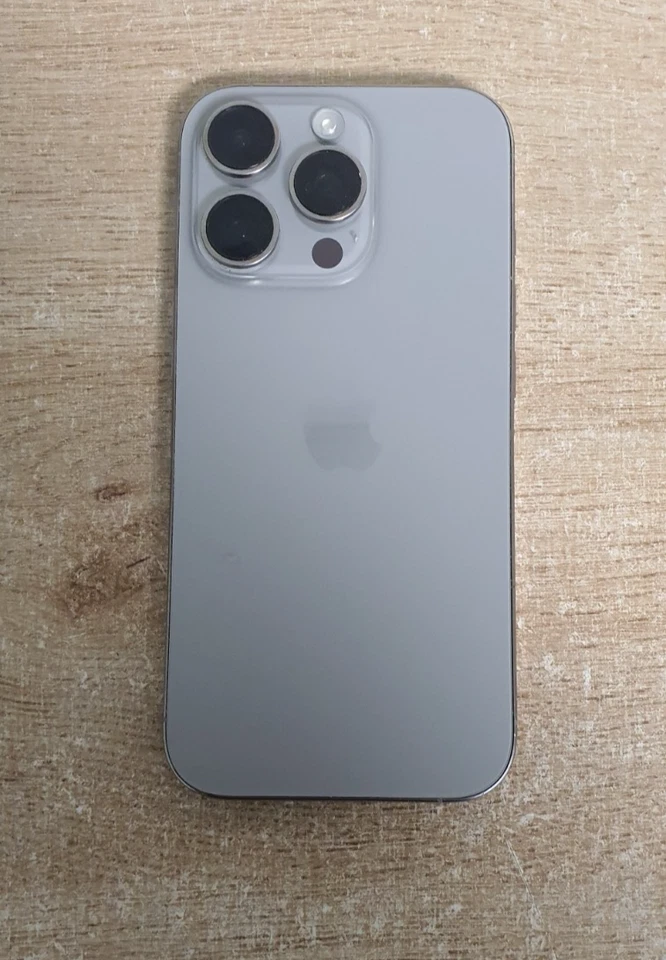 Apple iPhone 16 Pro · 1TB, photo 3 of 5