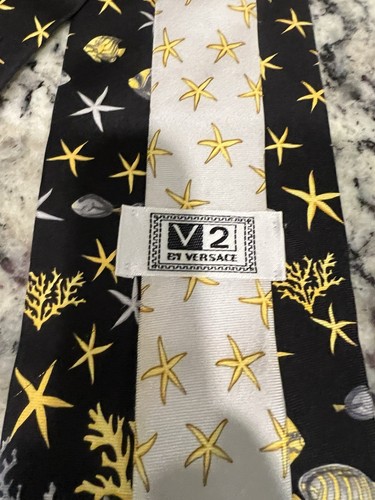 GIANNI VERSACE RARE SEA SHELL FISH SILK NECK TIE - Picture 6 of 6