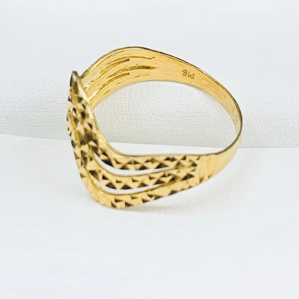 22k 916 Yellow Gold Diamond Cut Crown Waves Engagement Wedding Ring Band Size 8 - Image 2 of 4