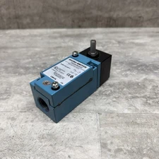 Honeywell Micro Switch LSA1A Heavy Duty Limit Switch, New
