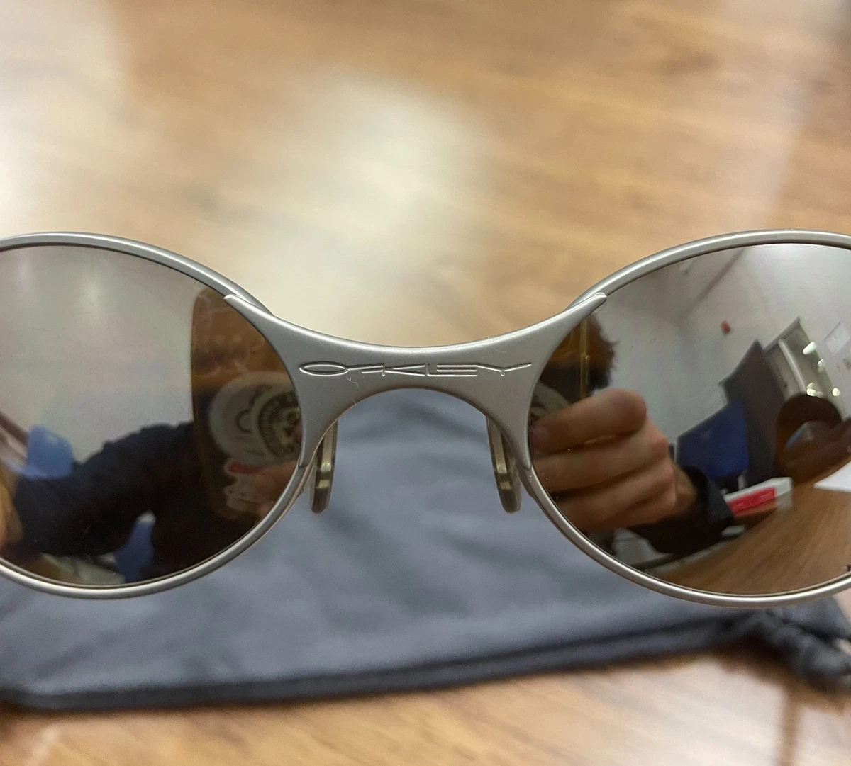 Preços baixos em Óculos de Sol Oakley e Fio | eBay