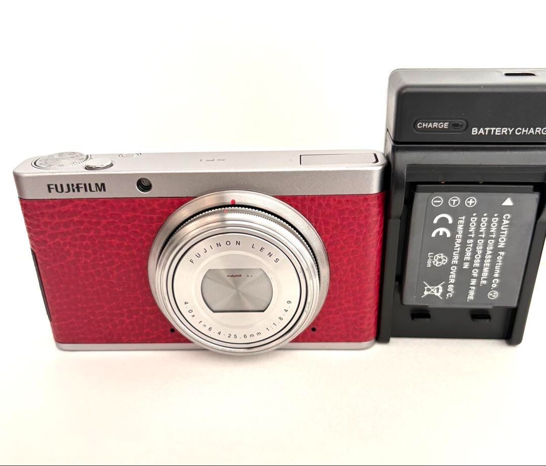Fujifilm XF1 Compact Digital Camera Red 12.0MP w/Battery