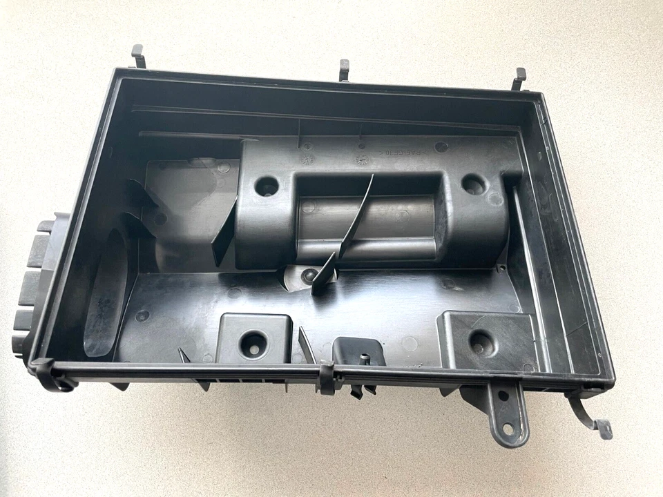 2007-2013 BMW X5 3.0Si E70 ~ AIR INTAKE BOTTOM FILTER BOX ~ 13717548885 Foto 3 de 4