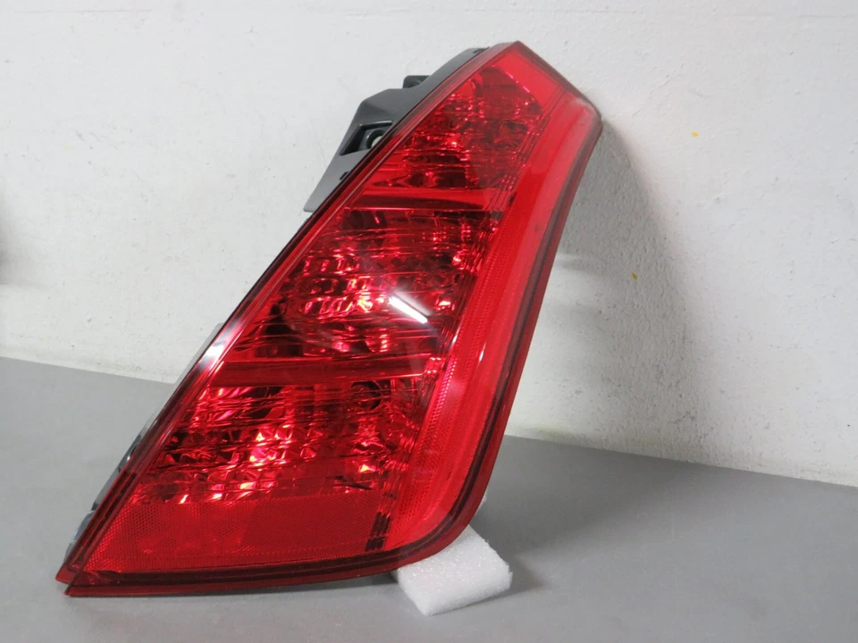 Luz trasera derecha Nissan Murano 2003 2004 2005 Foto 3 de 4