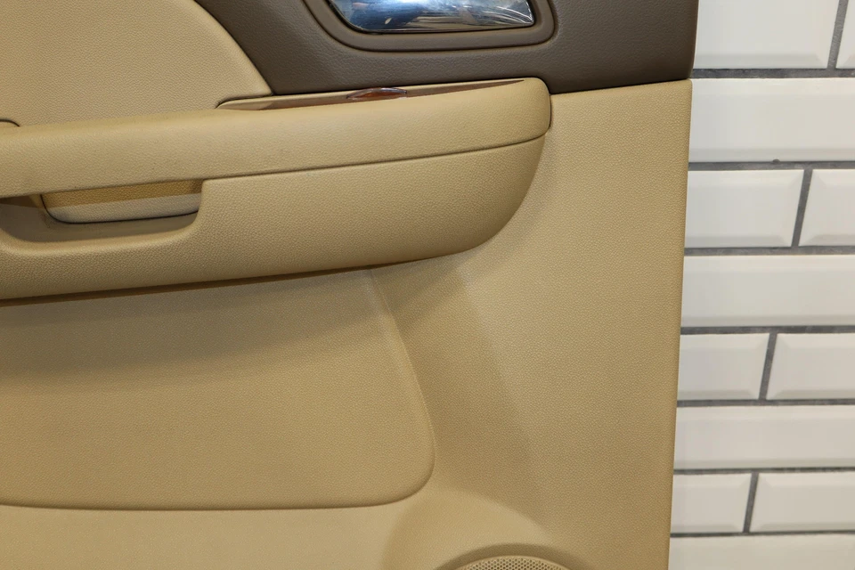 Левая задняя внутренняя дверная панель для Chevy Suburban 2010-2014 годов выпуска (кашемир 336) - Изображение 3 из 4