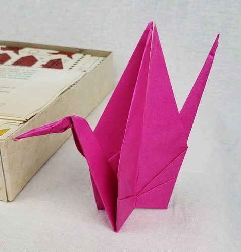 Vintage Avalon Origami Kit The Oriental Art of Paper Folding Made Easy! - Picture 8 of 12