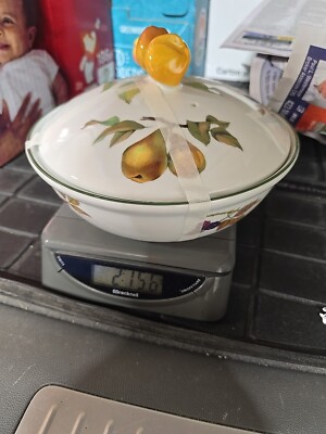 Royal Worcester Evesham Vale Covered Vegetable Dish 8 1/2  Round Made In England