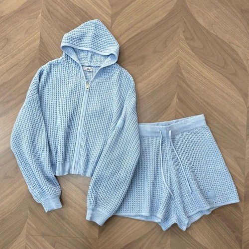 Alo Girl's Woolen Hot Girl Sweater and Shorts - Picture 4 of 18