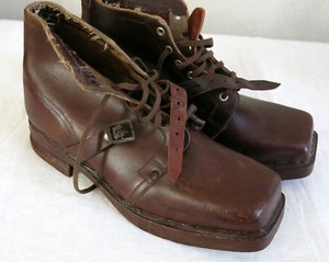 chaussures suedoise semelle bois