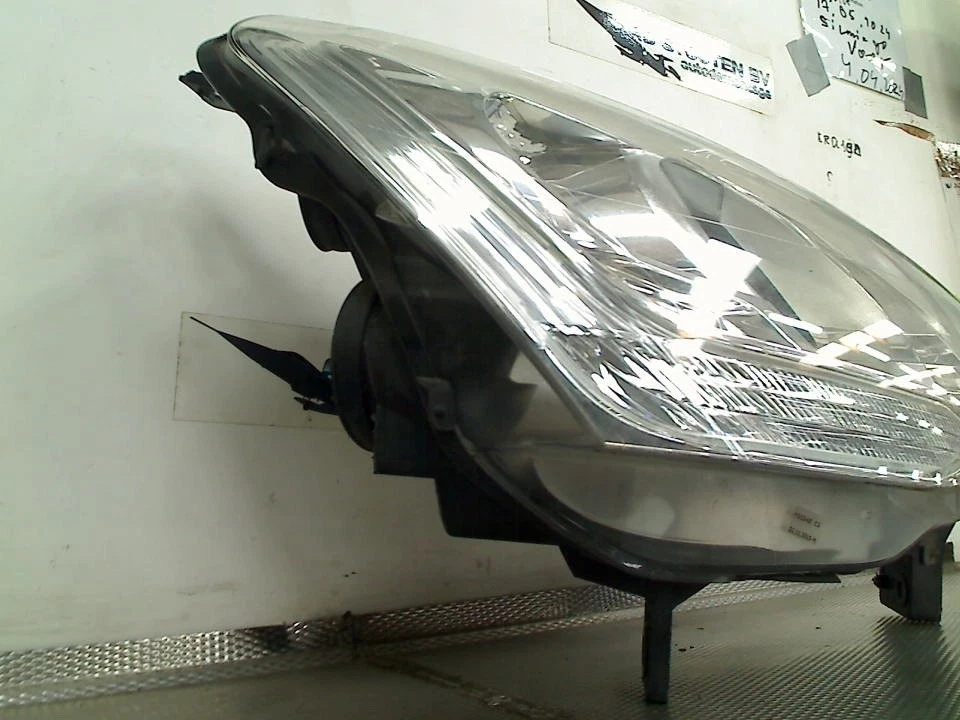 Peugeot Partner (GC/GF/GG/GJ/GK) 2016 LEFT HEADLIGHT HEADLAMP 89318041 - Image 3 of 4