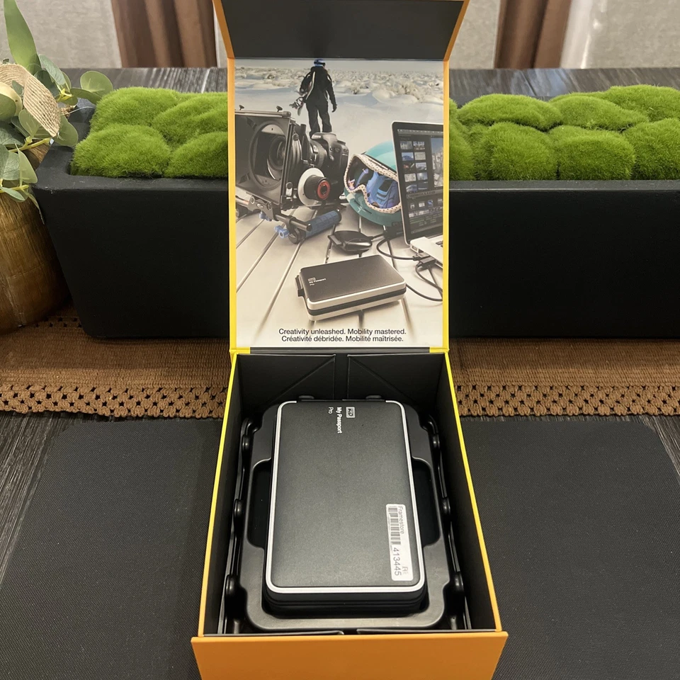 WD My Passport Pro *Mac* Portable RAID Storage Thunderbolt Performance 4TB - image 2 of 4