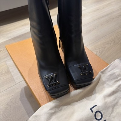 Louis Vuitton Shake ankle boots size 41 Read Description