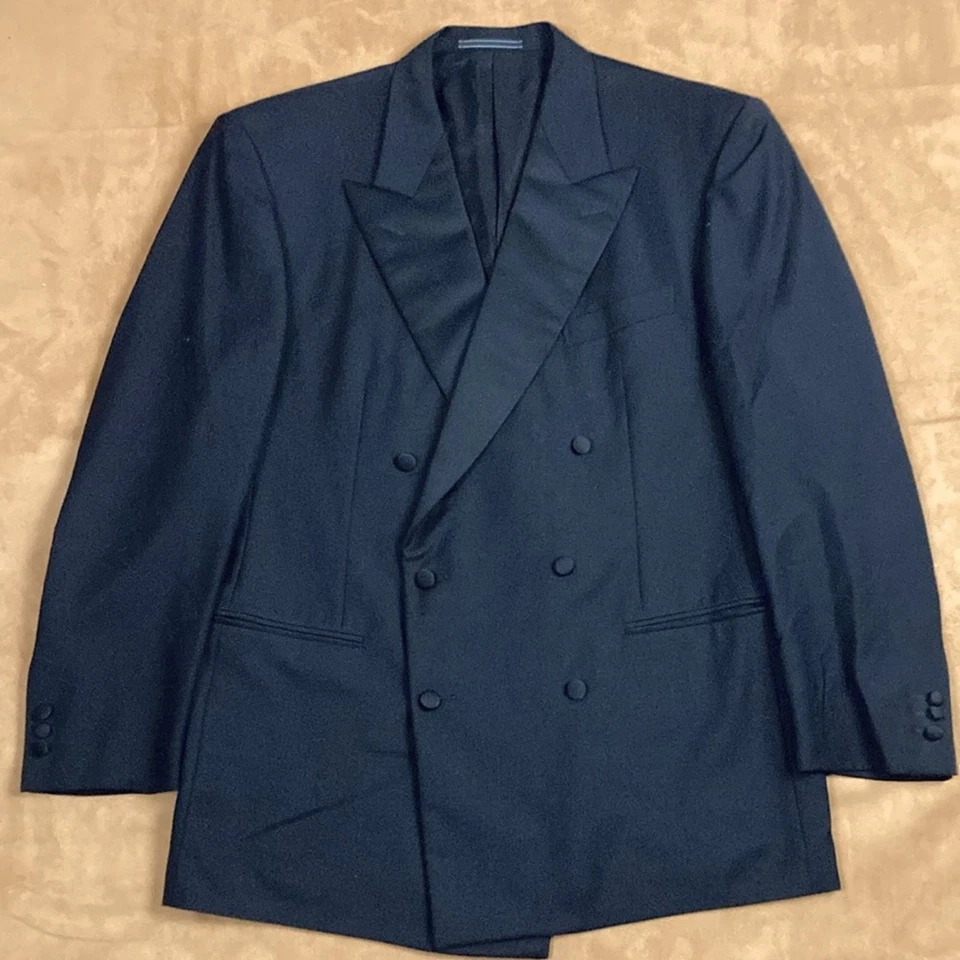 52/42 GUCCI 100s Wool Double Breasted Tuxedo Jacket Black - Image 3 of 4
