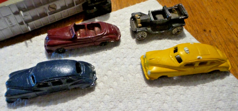 Lote de 7 COCHES MOLDE AGUANIEVE MINIATURA, CUPÉ, 2-1/2", + Camiones + Conductores Foto 4 de 4