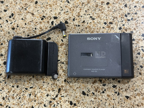 Sony MZ-E2 Walkman Portable MiniDisc MD Player - Not Working / For Parts