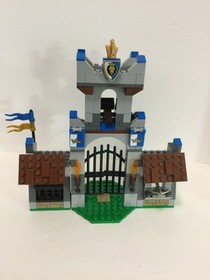 LEGO Castle: 70402 The Gatehouse Raid Complete NO BOX
