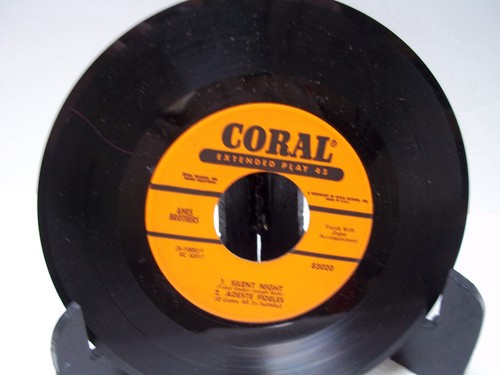 Ames Brothers 45 RPM Vinyl Coral Records Silent Night Twelve Days Of Christmas - Imagen 4 de 4