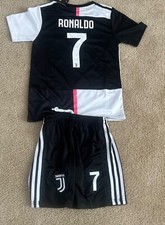 Ronaldo #7 Juventus Youth kids White and Black Jersey W-Shorts. Brand New W-tags