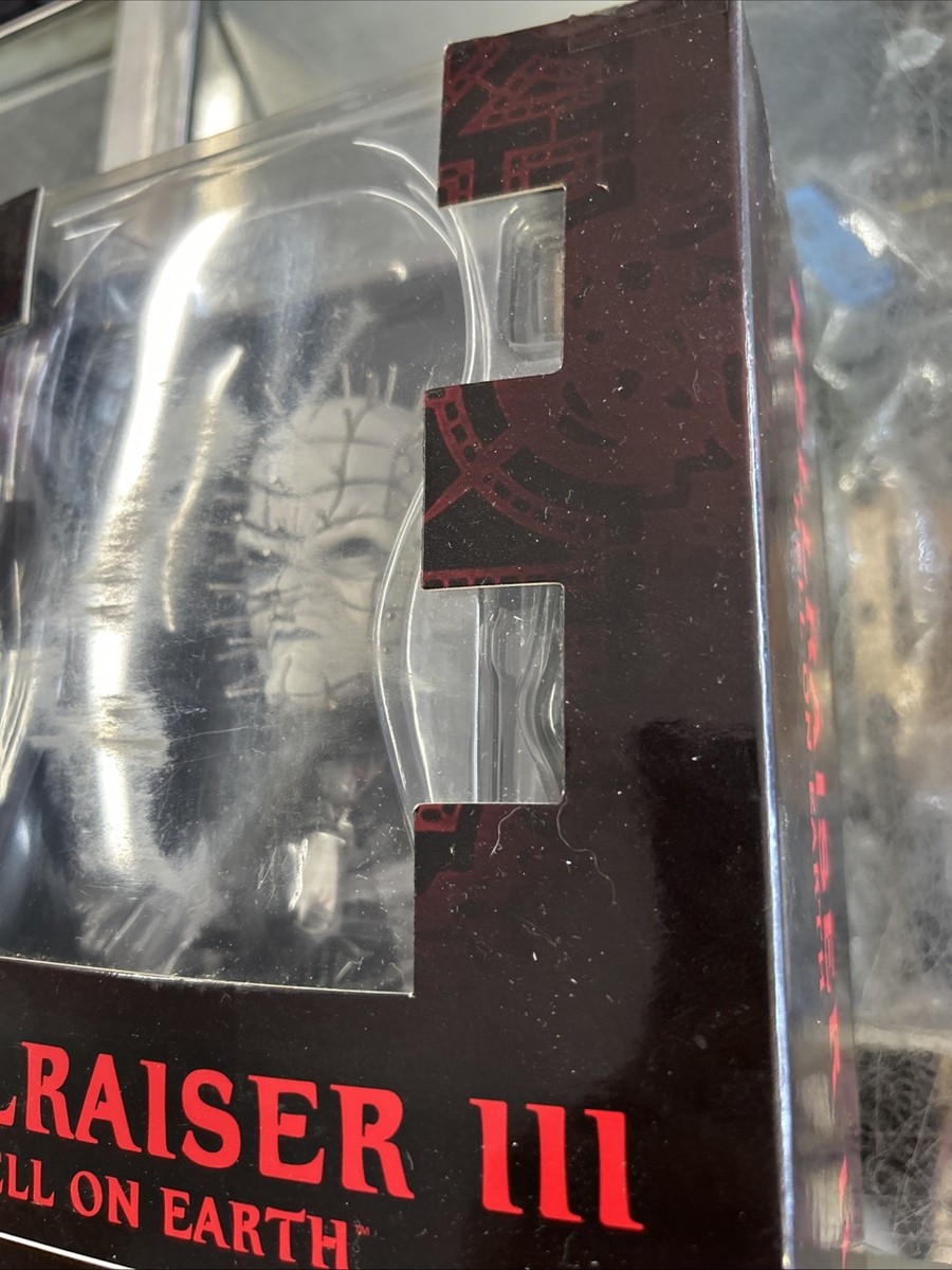 Hellraiser 3 Hell on Earth Pinhead Action Figure Mezco Toyz