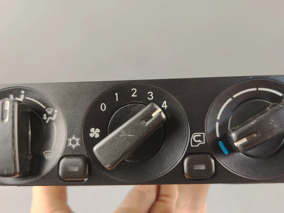 CONTROLADOR CALENTADOR TEMPERATURA PANEL AC MITSUBISHI FUSO FIGHTER MIGNON MC962537 Foto 3 de 4