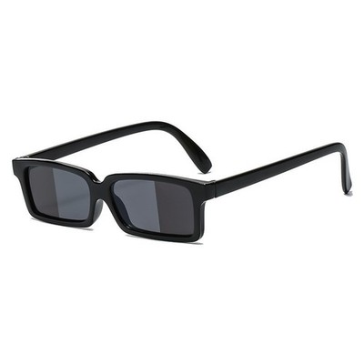 Stilvolle Sonnenbrille für Freizeit und formelle Kleidung mit verspiegelten Sic