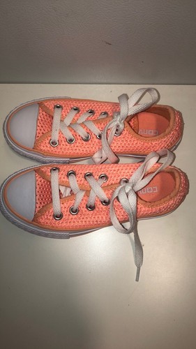 peach color converse