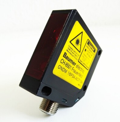 Baumer electric ONDM 16P34/407194 retro-reflective light sensor -used-
