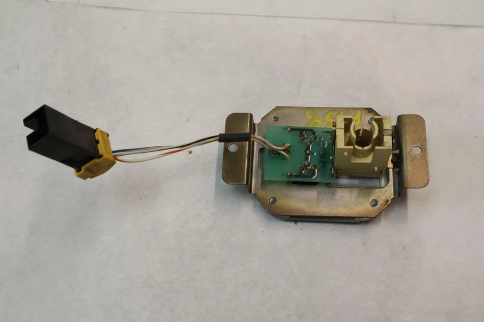 INTERRUPTOR BOTÓN REINICIO BENTLEY TURBO R TRIP 91 Foto 3 de 4