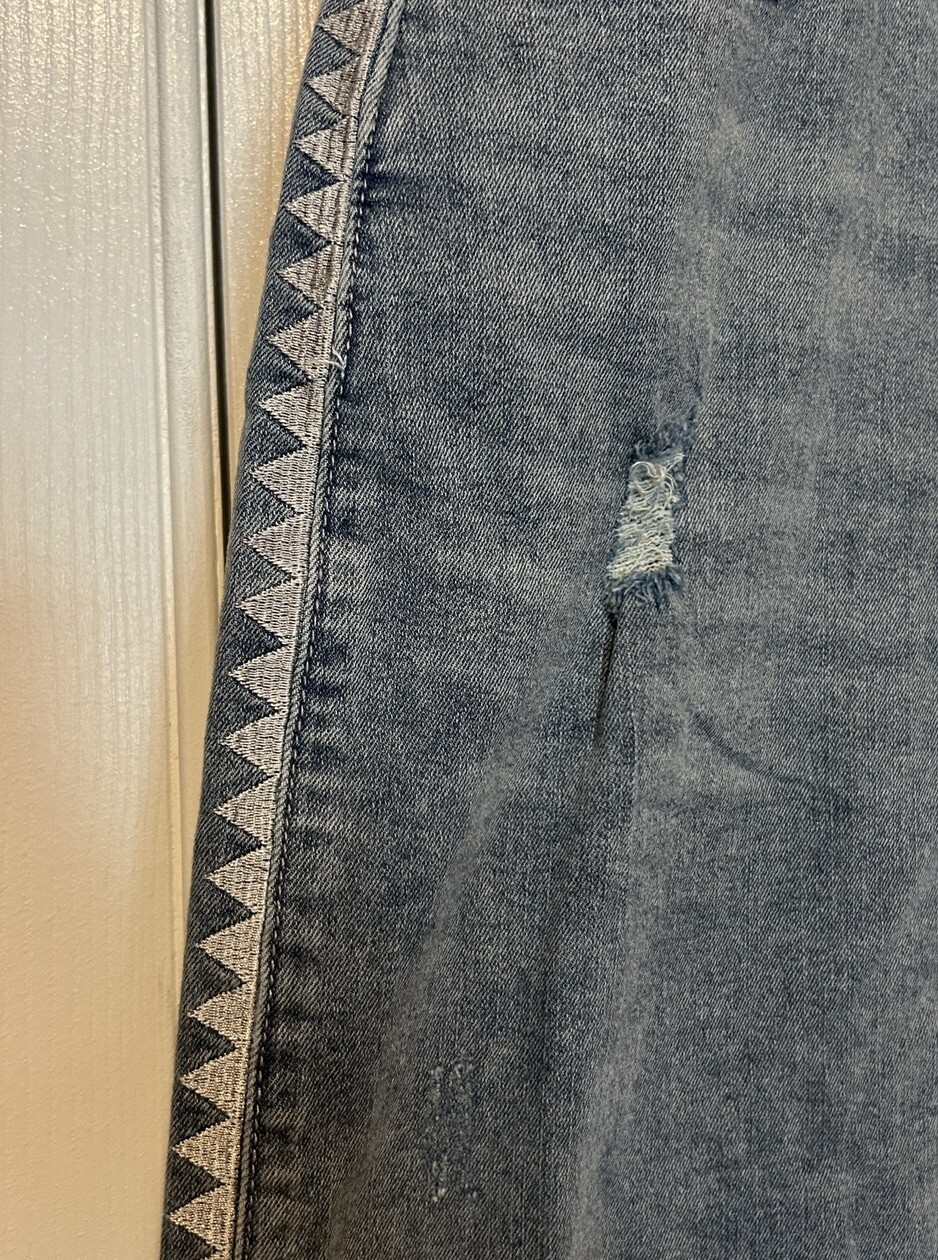 Picture 5 of 12