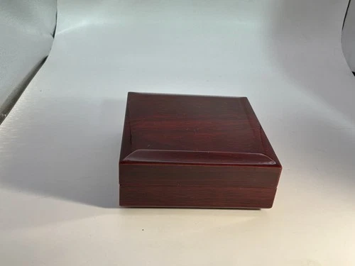 Pretty wood gift box that lights up when opened