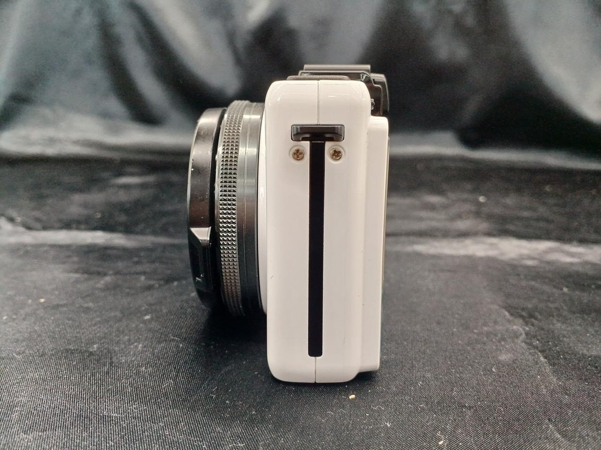 Olympus XZ-1 Compact Digital Camera White ZUIKO Lens 10.0MP 1/1.63