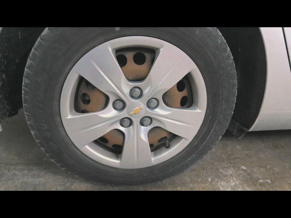 Tampa de roda usada serve: 2017 Chevrolet Cruze VIN B 4º dígito novo estilo grau C - Imagem 2 de 4