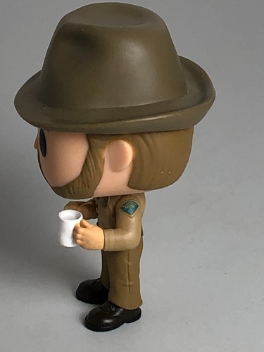 Funko Pop! Televisión Stranger Things Chief Jim Hopper con sombrero café #512 Netflix - Imagen 4 de 5