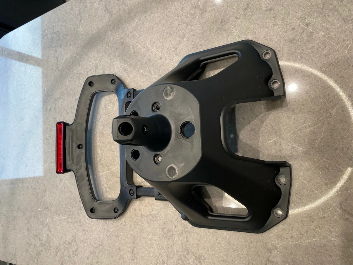 JEEP WRANGLER JL SPARE TIRE CARRIER OEM THIRD BRAKE LIGHT FACTORY 