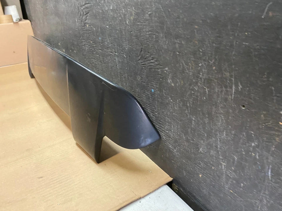 Kia Spectra5 2005 a 2009 alerón freno ala tercera luz 3RD J4314 CV Foto 2 de 4