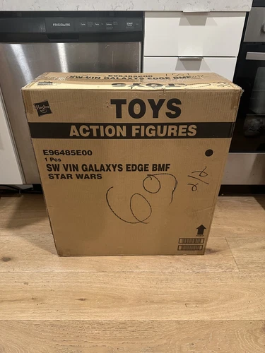 SEALED Star Wars Vintage Collection Galaxy's Edge Millennium Falcon Brand New!!!