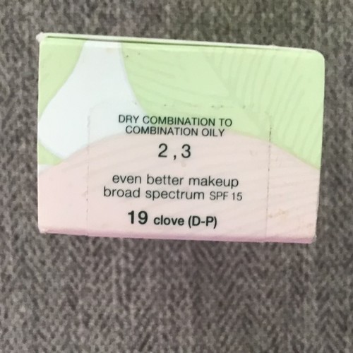 CLINIQUE Even Better 19 CLOVE (D-P) Makeup Foundation 1 fl. oz. NIB - Picture 2 of 2