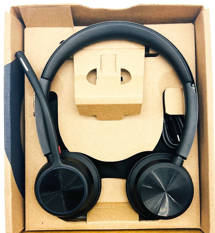 Poly Voyager 4320 UC Wireless Bluetooth Headset‎ Plantronics W/ USB-A Receiver - Image 2 of 4