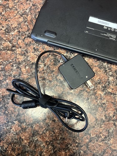 Samsung Chromebook 3 XE500C13 11.6 in. 2GB RAM 16GB SSD Intel Celeron N 2.48GHz - Picture 9 of 9